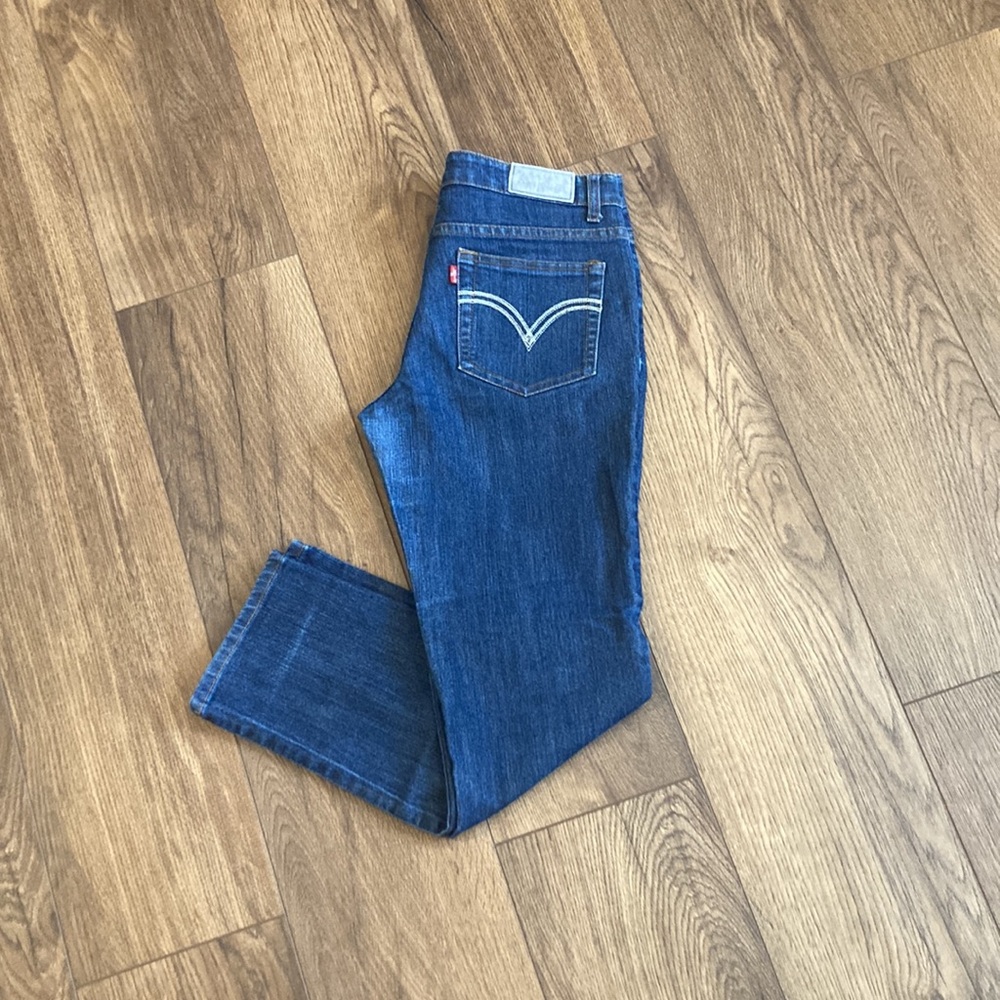 Levi womans blue jeans